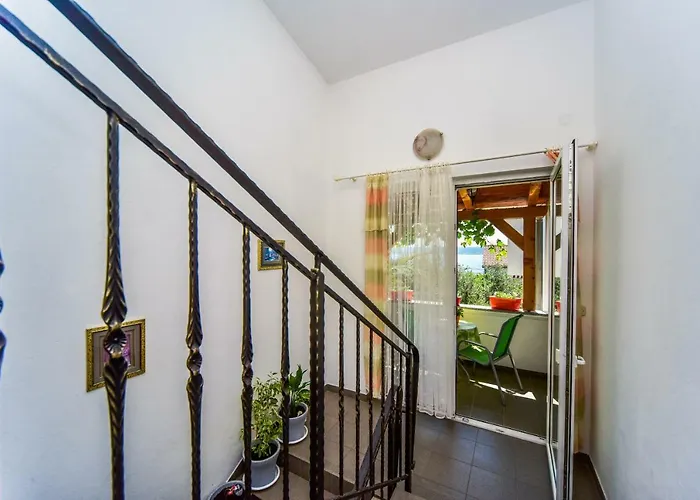 Haus Josipa 3* 마슬레니차