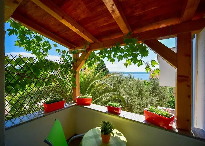 לינה וארוחת בוקר Haus Josipa מסלניקה