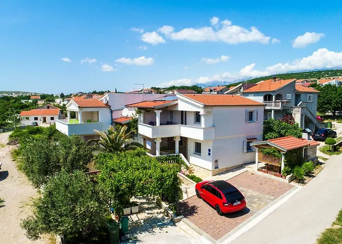 לינה וארוחת בוקר Haus Josipa